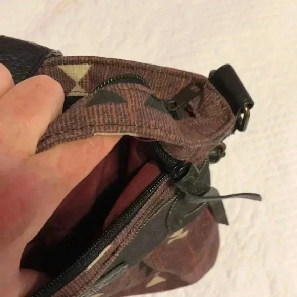 Dakine cotton crossbody bag with adjustable strap. - Picture 4 of 8